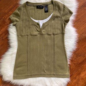 Axcess Green & White Short Sleeve Snap Front Scoop Knit Top-Size S